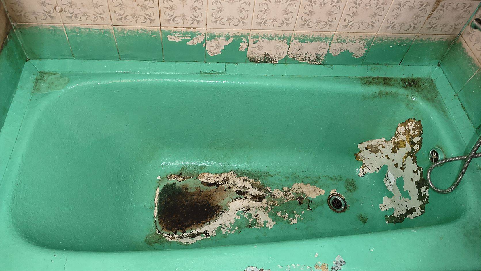 Ванна после аренды до реставрации